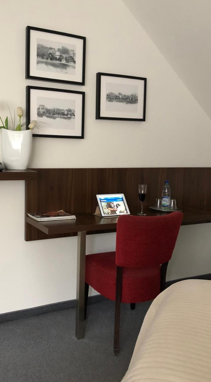 Penzion Luxor Trnava Exteriör bild